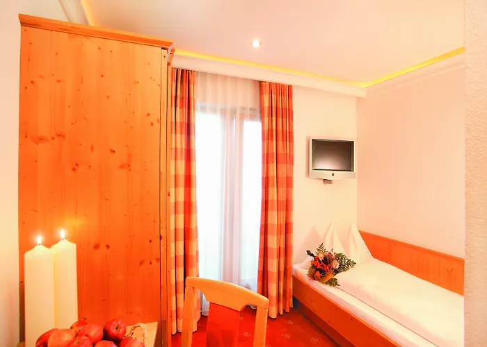 Samnaunerhof Vital-hotel Отель Замнаун