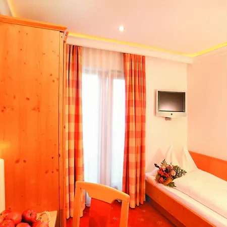 Samnaunerhof Vital-hotel Отель Замнаун